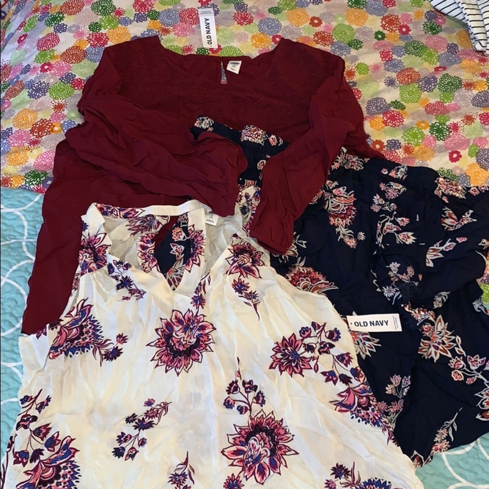 Bundle: 3 Old Navy LG Petite Tops